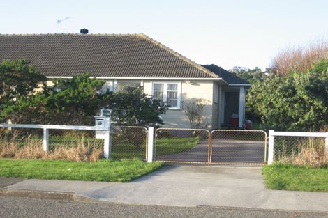 Photo of property in 27-29 Mana Avenue, Titahi Bay, Porirua, 5022