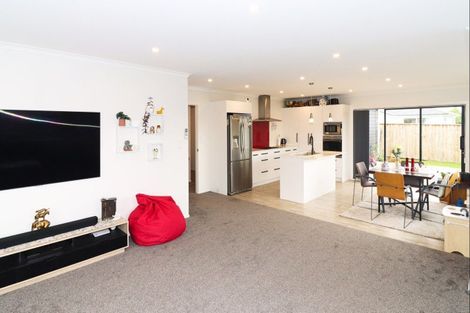 Photo of property in 4 Devon Lane, Carterton, 5713