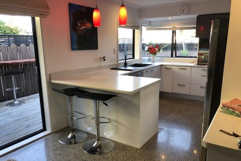 Photo of property in 52 Sunrise Avenue, Mount Maunganui, 3116