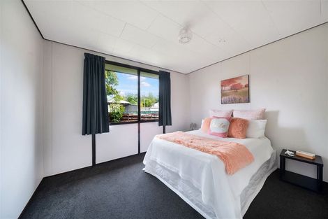 Photo of property in 2/76 Parrs Cross Road, Henderson, Auckland, 0612
