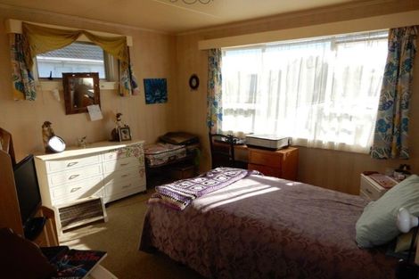 Photo of property in 6 Buchanan Place, Hawera, 4610