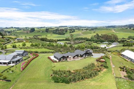 Photo of property in 16 Tamahunga Drive, Matakana, Warkworth, 0985