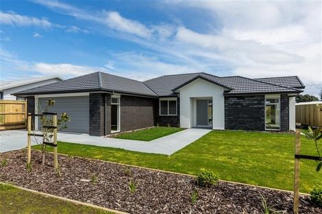 Photo of property in 71 Links Drive, Waiwhakaiho, New Plymouth, 4312