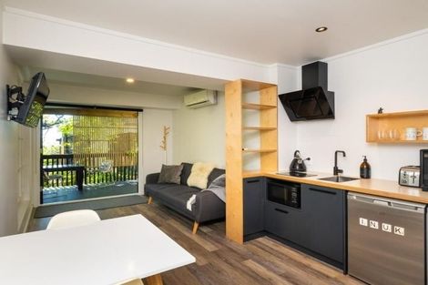 Photo of property in 35 Burns Road, Hospital Hill, Napier, 4110