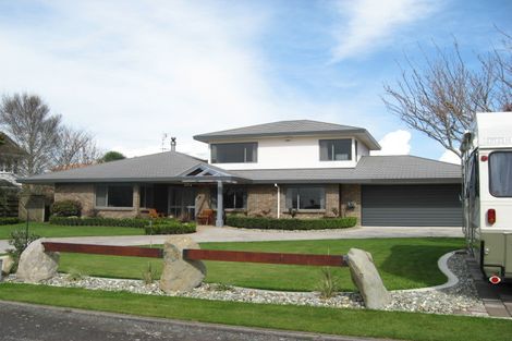 Photo of property in 3e Kinross Drive, Merrilands, New Plymouth, 4312