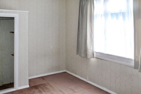 Photo of property in 30 Kingswood Street, Takaro, Palmerston North, 4412