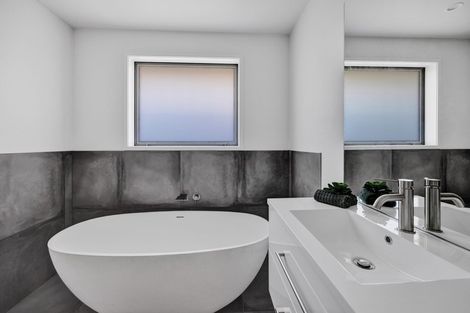 Photo of property in 4 Midsummer Avenue, Stratford, 4332