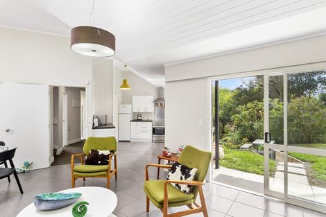 Photo of property in 1080 Sandspit Road, Sandspit, Warkworth, 0982