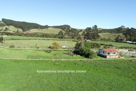 Photo of property in 4 Cemetery Road, Kuaotunu, Whitianga, 3592
