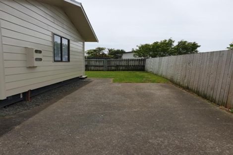 Photo of property in 2/27 Templeton Place, Clendon Park, Auckland, 2103