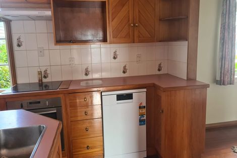 Photo of property in 6 Lansdowne Crescent, Lansdowne, Masterton, 5810