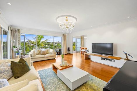 Photo of property in 1/5 Colmar Road, Mellons Bay, Auckland, 2014