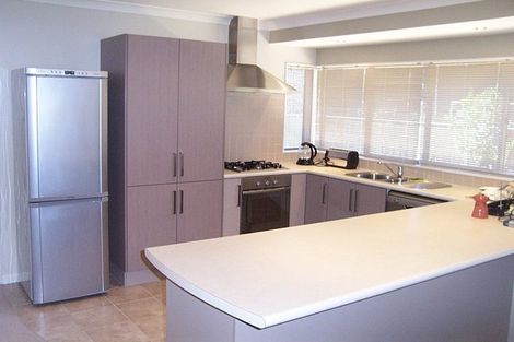 Photo of property in 19 Bluewater Place, Paraparaumu, 5032