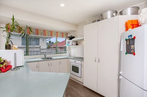 Photo of property in 9a Chilcott Road, Henderson, Auckland, 0612