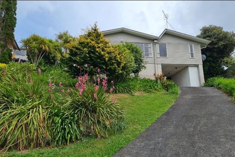 Photo of property in 15 Noeleen Street, Glenfield, Auckland, 0629