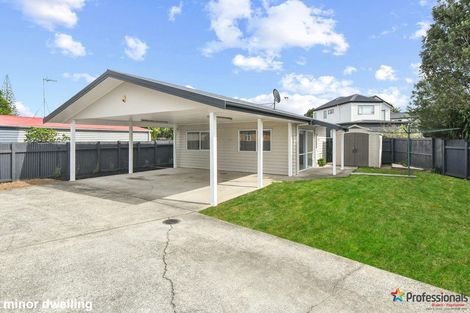 Photo of property in 34 Convair Crescent, Mangere, Auckland, 2022