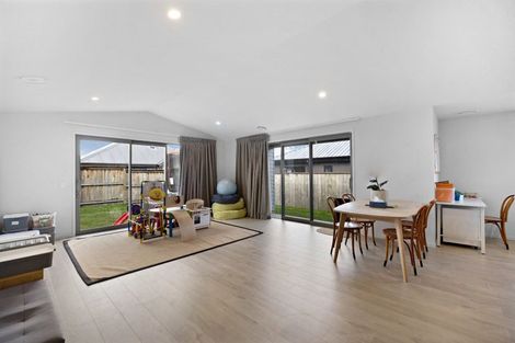 Photo of property in 15 Corriedale Road, Jacks Point, 9371