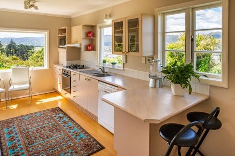 Photo of property in 15 Harbour View Road, Harbour View, Lower Hutt, 5010