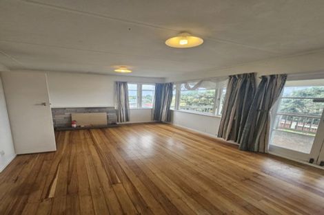 Photo of property in 9 Karewa Street, Castlecliff, Whanganui, 4501