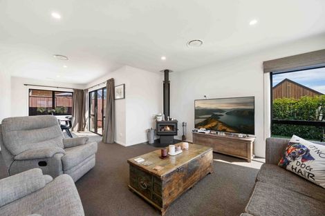 Photo of property in 2 Collie Road, Pukekohe, 2120