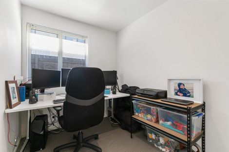Photo of property in 16b Ropata Avenue, Point England, Auckland, 1072