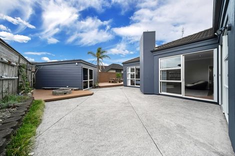 Photo of property in 28 Franshell Crescent, East Tamaki, Auckland, 2013