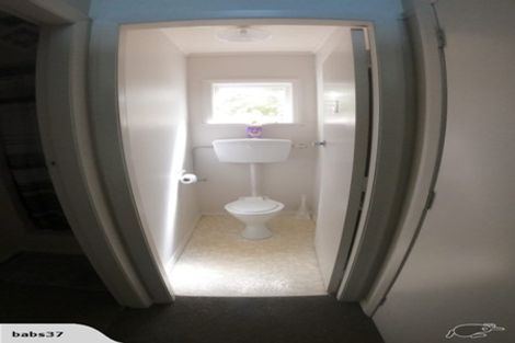 Photo of property in 32 Highbury Road, Highbury, Wellington, 6012