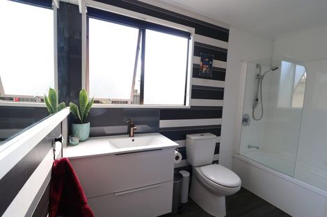 Photo of property in 21 Abercrombie Street, Milton, 9220