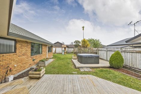Photo of property in 8 Woodgate Court, Fitzherbert, Palmerston North, 4410
