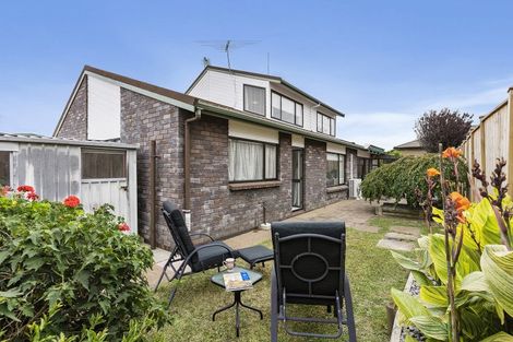 Photo of property in 77a Mirrabooka Avenue, Botany Downs, Auckland, 2010