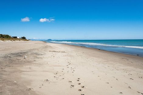 Photo of property in 91 Karewa Parade, Papamoa Beach, Papamoa, 3118