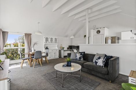 Photo of property in 2/120a Birkdale Road, Birkdale, Auckland, 0626