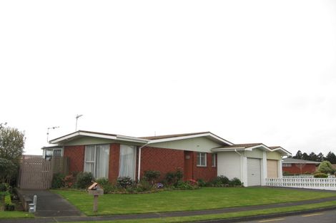 Photo of property in 5 Evelyn Place, Welbourn, New Plymouth, 4310