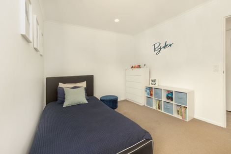 Photo of property in 22 Bluewater Place, Paraparaumu, 5032