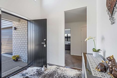 Photo of property in 9 Lady Jocelyn Place, Whitianga, 3510