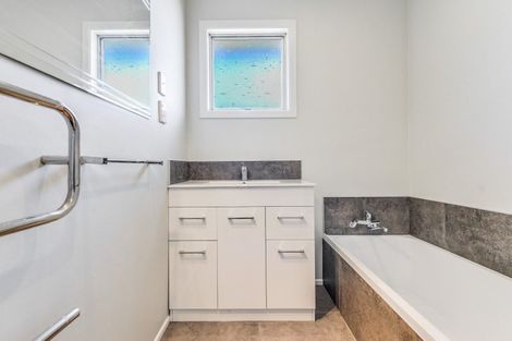 Photo of property in 32 Northolt Road, Fairview Downs, Hamilton, 3214