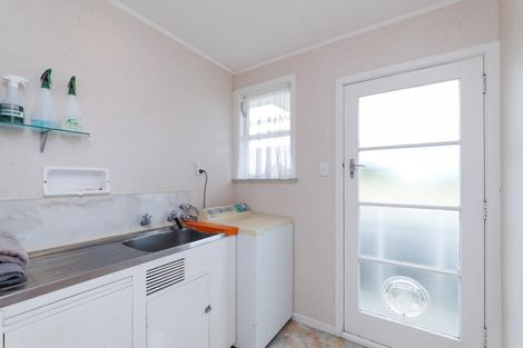 Photo of property in 14 Hartley Place, Awapuni, Palmerston North, 4412