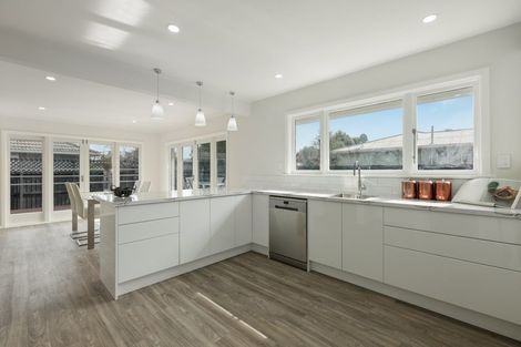 Photo of property in 117 Blighs Road, Strowan, Christchurch, 8052