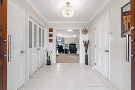 Photo of property in 72 Marina View Drive, West Harbour, Auckland, 0618