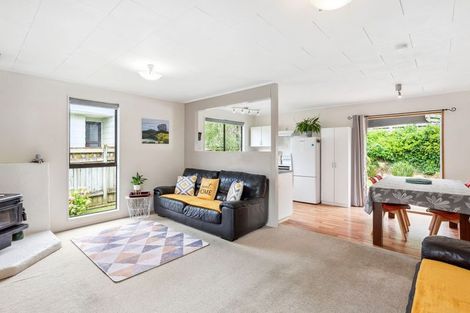 Photo of property in 25 Hookway Grove, Paraparaumu, 5032