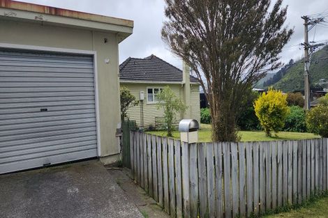 Photo of property in 2 Bledisloe Crescent, Wainuiomata, Lower Hutt, 5014
