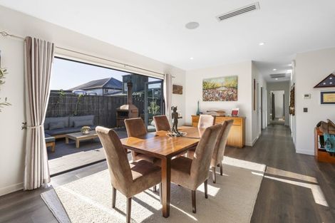 Photo of property in 14 Leebank Crescent, Riverhead, 0820