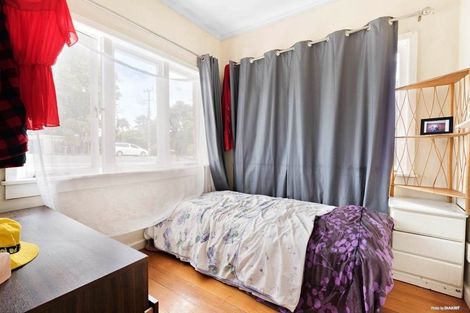 Photo of property in 4039 Great North Road, Glen Eden, Auckland, 0602