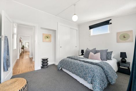 Photo of property in 187 Onepu Road, Lyall Bay, Wellington, 6022