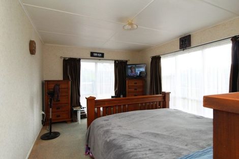 Photo of property in 1 North Street, Mokau, 4376