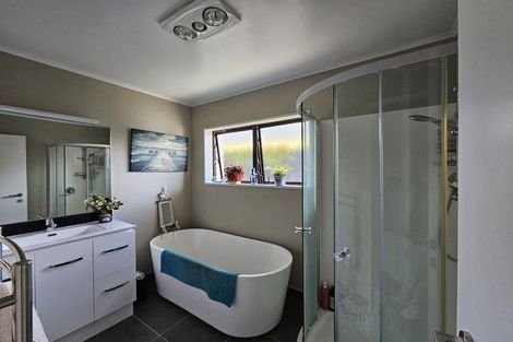 Photo of property in 96a Dickson Road, Papamoa Beach, Papamoa, 3118