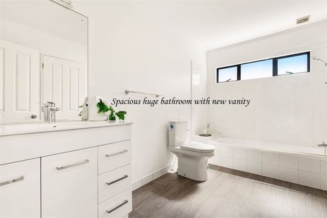 Photo of property in 9/17 Neta Grove, Henderson, Auckland, 0612