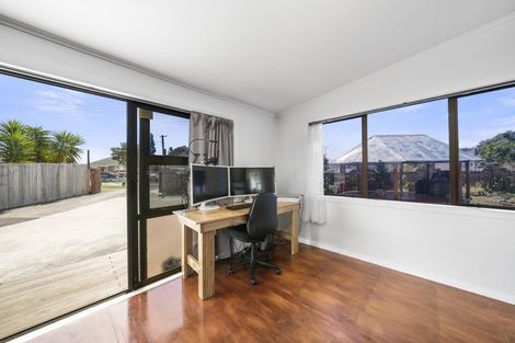 Photo of property in 63 Myers Road, Manurewa East, Auckland, 2102