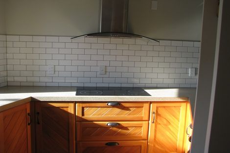 Photo of property in 7b Covil Avenue, Te Atatu South, Auckland, 0610