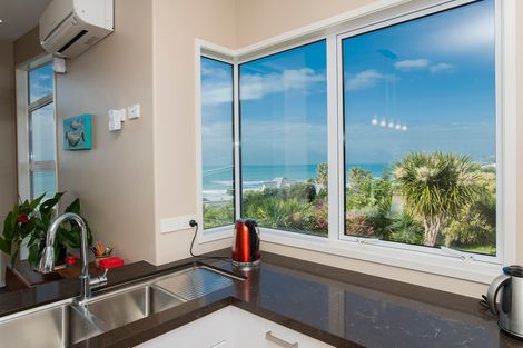 Photo of property in 30 Sirrah Street, Okitu, Gisborne, 4010